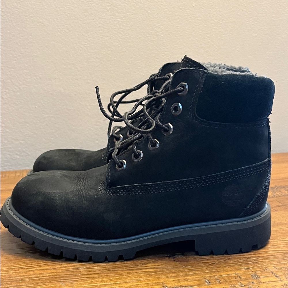 Timberland  Girla Black Nubuck Boots Size 3 NWOT